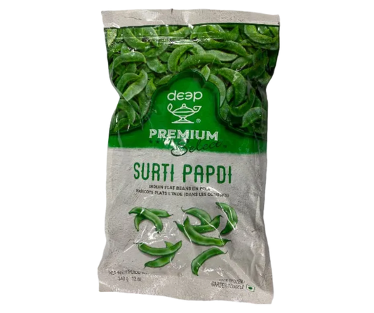 Fresh deep papdi lilva (Flat Green Beans), tender green pods, commonly used in Indian curries, stir-fries, and traditional recipes
